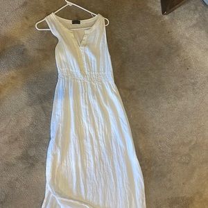 Women’s white linen dress. Size small